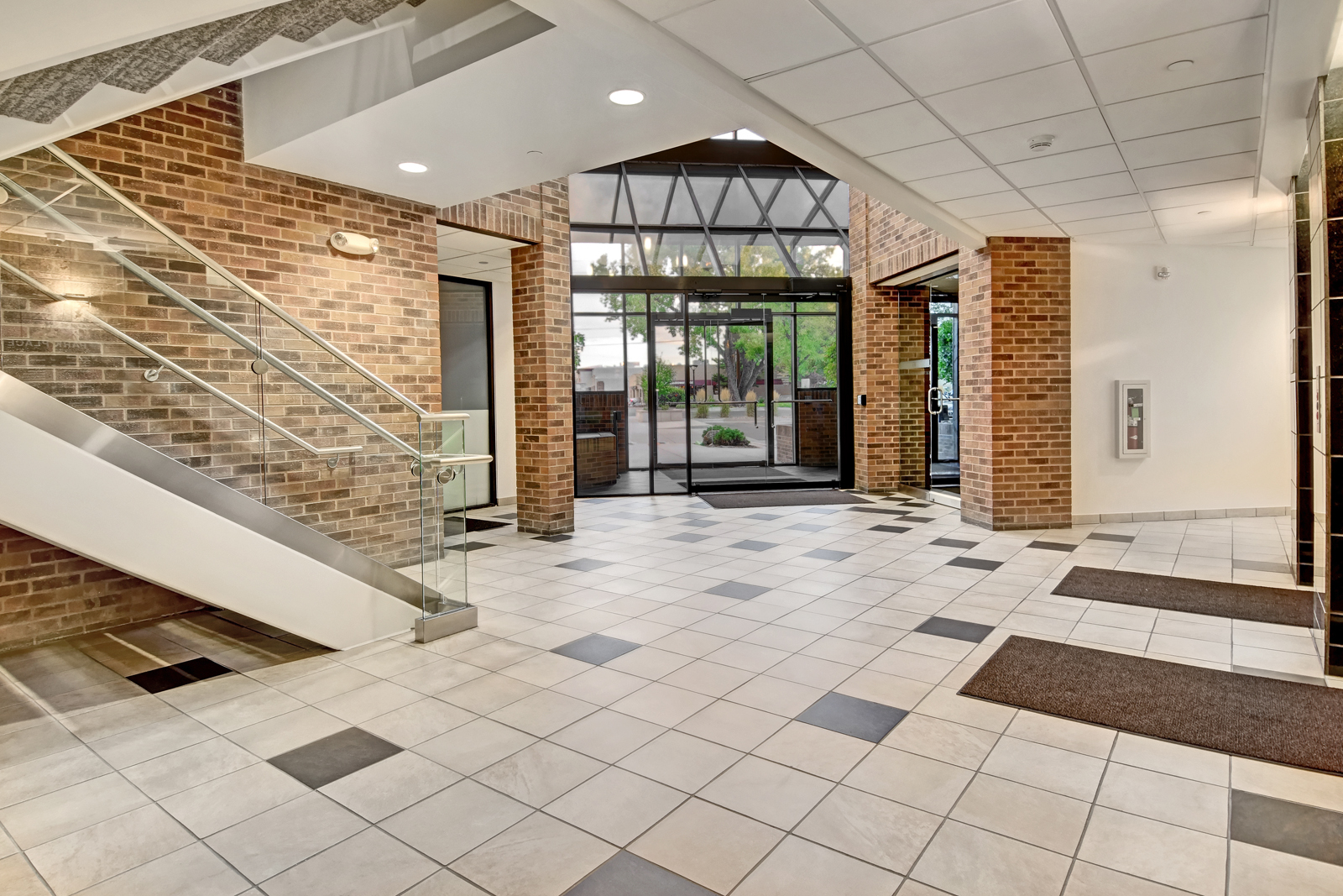 Building located in Central Boulder, CO Commercial Real Estate For Lease